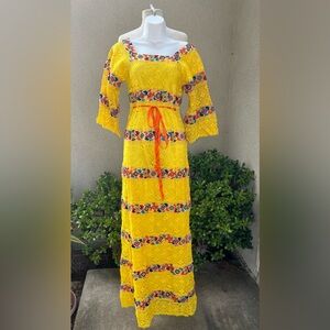 Vintage 1970s boho maxi dress yellow crochet lace floral embroidery Sz XS/S